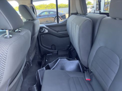 Used 2018 Nissan Frontier PRO-4X AWD/4WD image 15