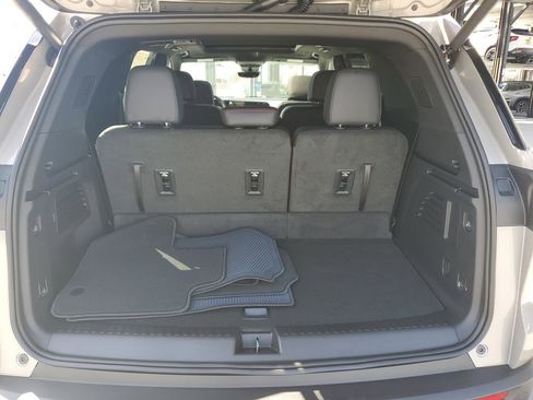 New 2026 Chevrolet Traverse Z71 w/ Driver Confidence Package AWD/4WD image 10
