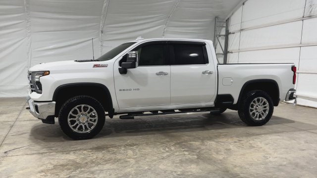 Used 2025 Chevrolet Silverado 2500 LTZ w/ LTZ Convenience Package AWD/4WD image 9