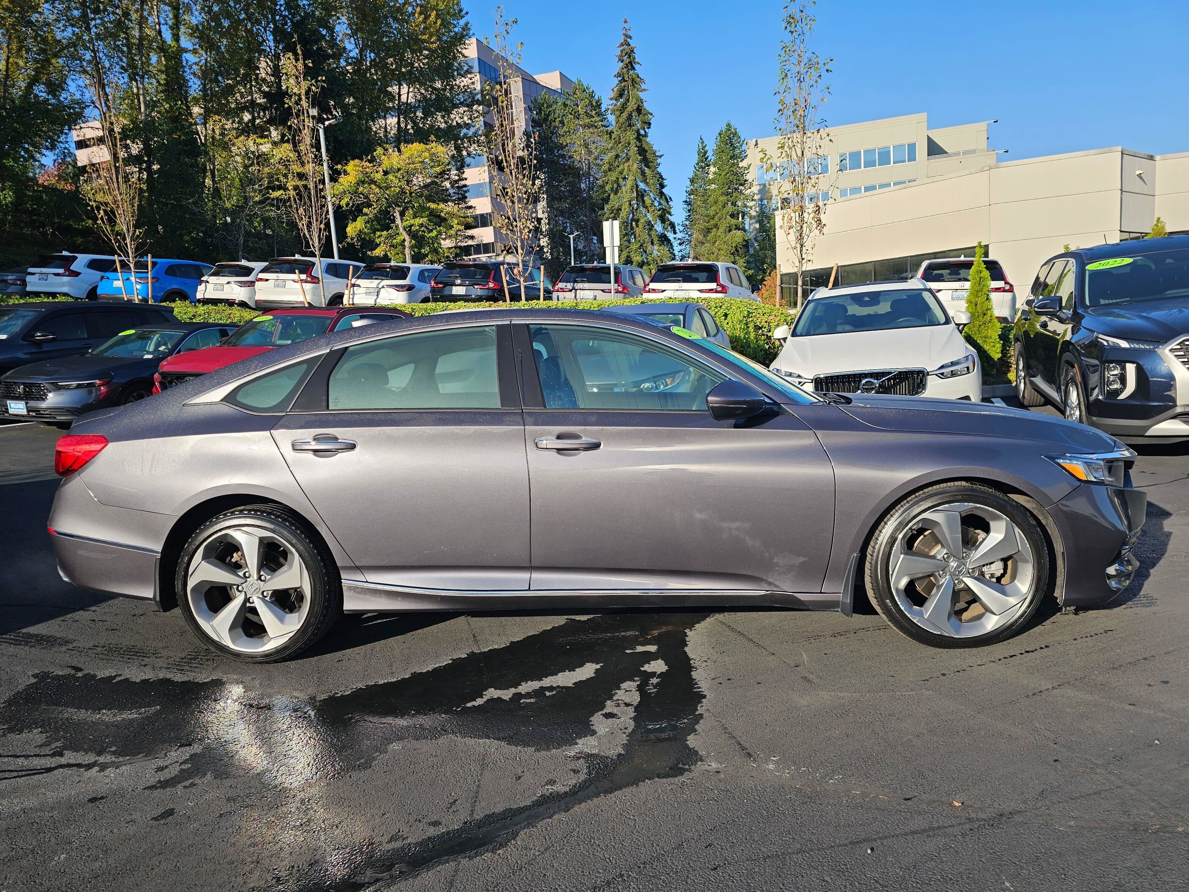 Used 2018 Honda Accord Touring image 8