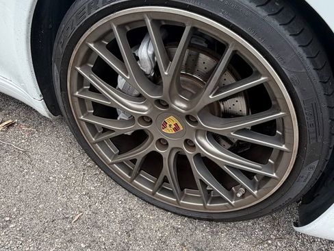 Used 2017 Porsche 911 Carrera RWD image 2