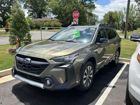 Used 2025 Subaru Outback Limited w/ Popular Package #2 AWD/4WD image 3