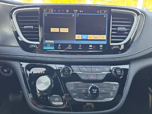 New 2026 Chrysler Pacifica Select w/ S Appearance Package FWD image 18