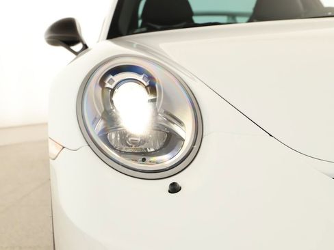 Used 2018 Porsche 911 GT3 RWD image 34