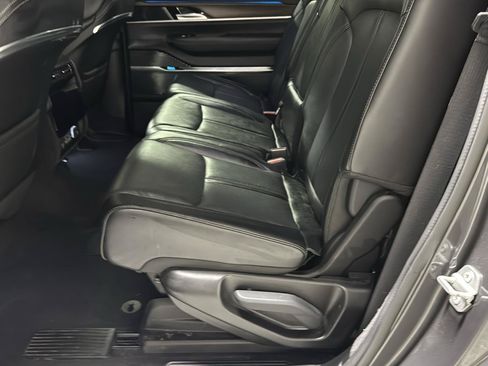 Used 2022 Jeep Grand Wagoneer Series I w/ Flexible Seating Group AWD/4WD image 16