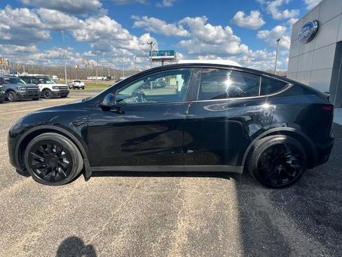 Used 2023 Tesla Model Y Long Range image 12