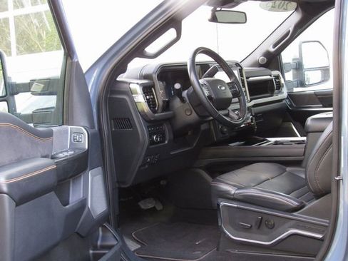 Used 2023 Ford F450 Platinum w/ FX4 Off-Road Package image 14