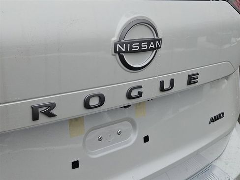 New 2026 Nissan Rogue SV w/ Cold Weather Package AWD/4WD image 5