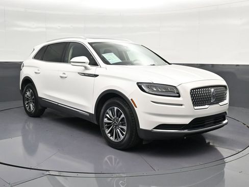 Used 2023 Lincoln Nautilus Reserve FWD image 5