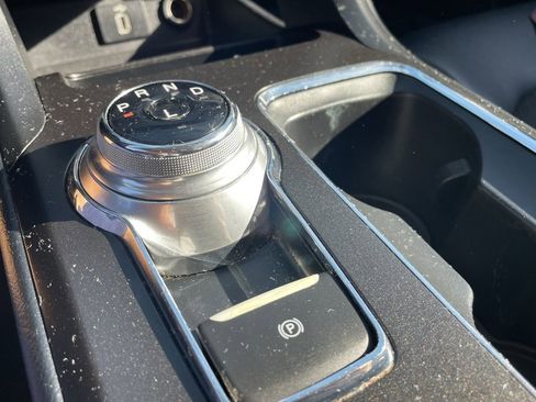 Used 2018 Ford Fusion SE w/ Equipment Group 201A image 4