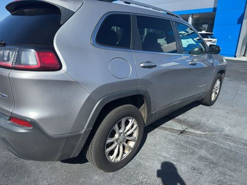 Used 2019 Jeep Cherokee Latitude w/ Cold Weather Group image 5