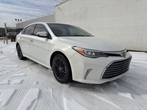 Used 2017 Toyota Avalon Touring w/ Carpet Mat Package image 8