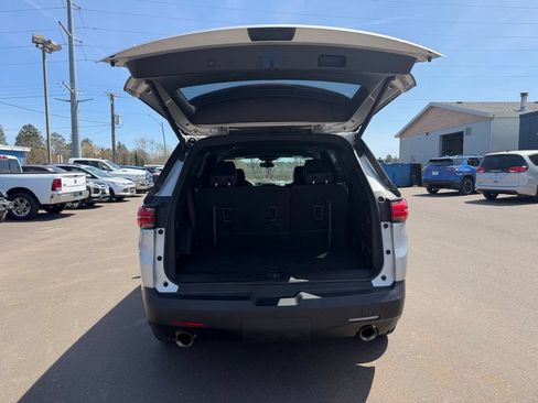 Used 2022 Chevrolet Traverse LT AWD/4WD image 23