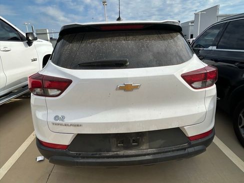Used 2025 Chevrolet TrailBlazer LS w/ LS Convenience Package FWD image 8