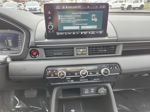 Used 2023 Honda Pilot Elite image 37