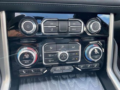 Certified 2023 GMC Yukon Denali image 24