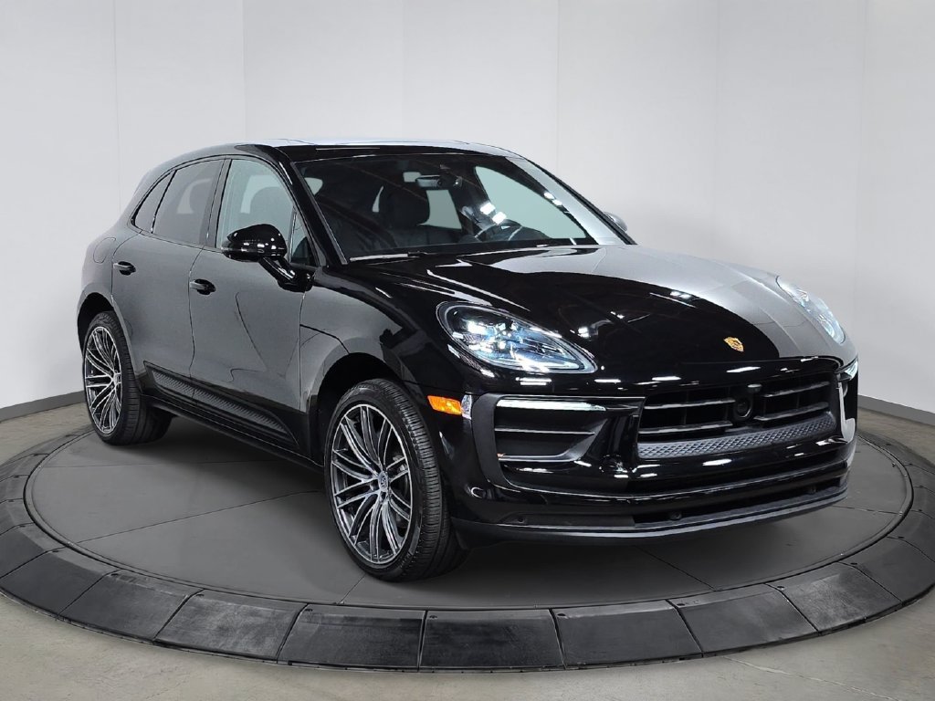 Certified 2026 Porsche Macan AWD/4WD image 9