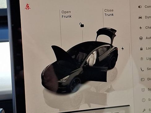 Used 2023 Tesla Model 3 Performance image 35