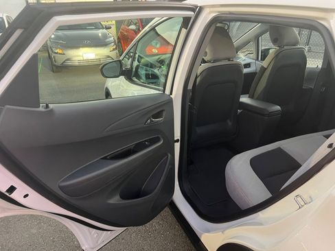 Used 2021 Chevrolet Bolt LT image 42