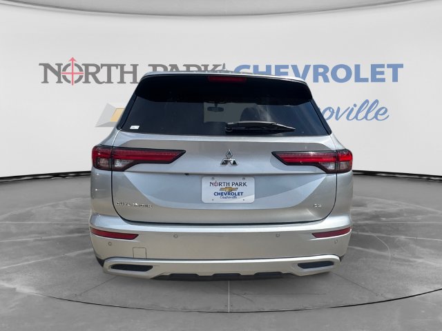 Used 2024 Mitsubishi Outlander SE AWD/4WD image 4