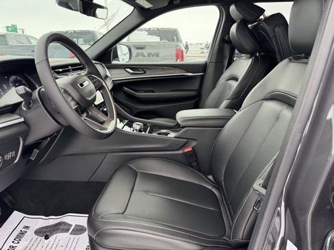 New 2025 Jeep Grand Cherokee L Limited image 9