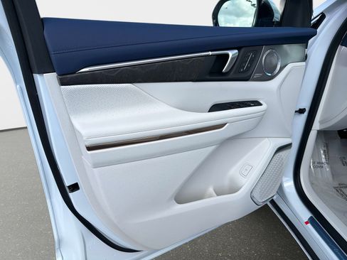 New 2026 Buick Enclave Avenir w/ Super Cruise Package image 17