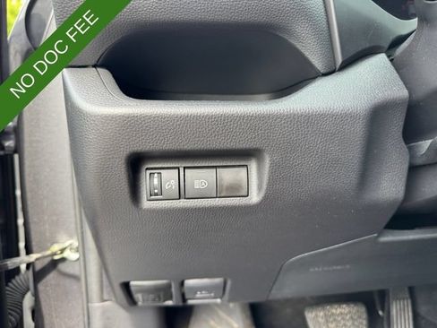 Used 2025 Toyota RAV4 XLE AWD/4WD image 24