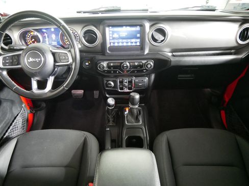 Used 2020 Jeep Wrangler Unlimited Sahara image 10