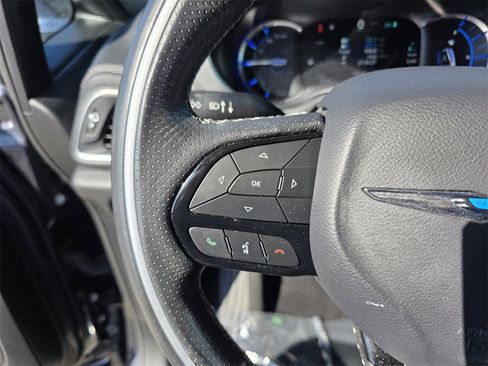 Used 2019 Chrysler Pacifica Limited w/ Advanced Safetytec Group image 21