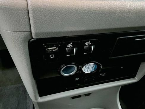Used 2017 Toyota Sienna XLE Premium AWD/4WD image 32