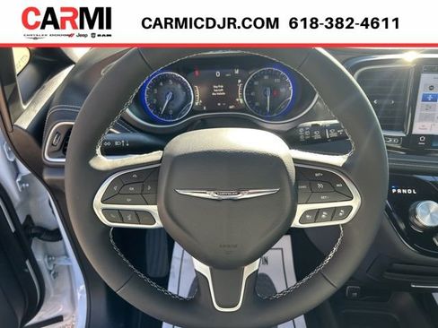 New 2026 Chrysler Pacifica Select FWD image 13