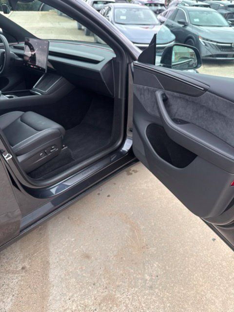 Used 2026 Tesla Model Y Performance AWD/4WD image 16