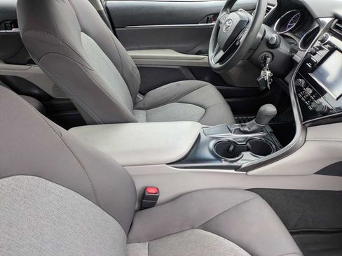 Used 2018 Toyota Camry LE FWD image 20