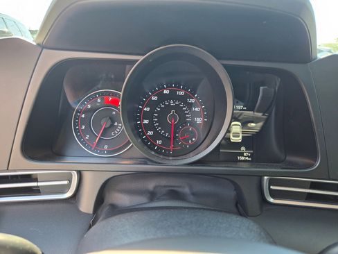 Certified 2023 Hyundai Elantra SE image 11