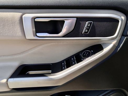 Used 2023 Ford Explorer XLT w/ Equipment Group 202A image 20