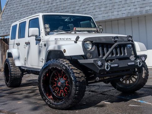 Used 2013 Jeep Wrangler Unlimited Rubicon w/ Connectivity Group image 7