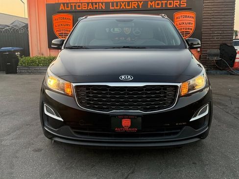 Used 2020 Kia Sedona LX image 2