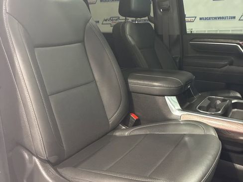 Used 2025 Chevrolet Silverado 2500 LTZ w/ LTZ Premium Package AWD/4WD image 46
