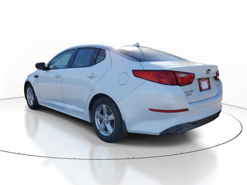 Used 2015 Kia Optima LX image 4