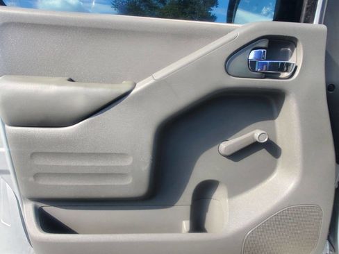 Used 2015 Nissan Frontier S image 28