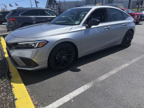 Used 2024 Honda Civic Sport image 2