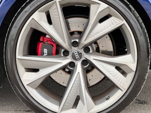 Used 2021 Audi RS 7 Sportback w/ Black Optic Package image 14