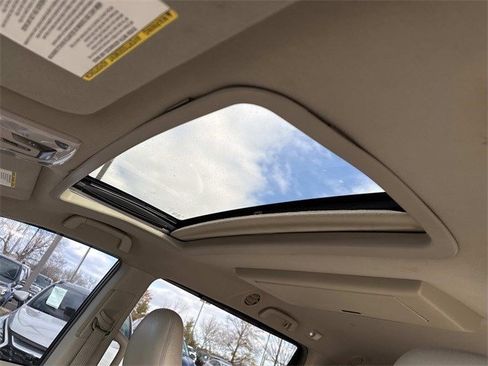 Used 2011 Toyota Sienna XLE image 16