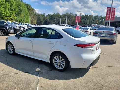 Certified 2026 Toyota Corolla LE w/ LE Premium Package FWD image 3
