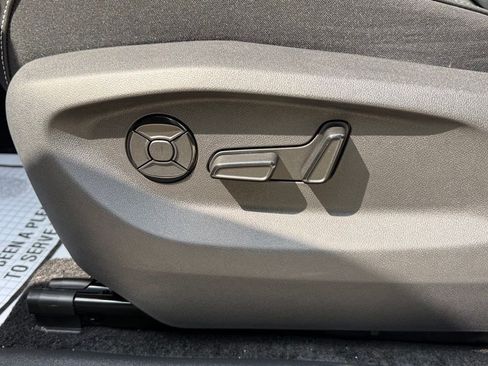 New 2026 Volkswagen Tiguan SE AWD/4WD image 27