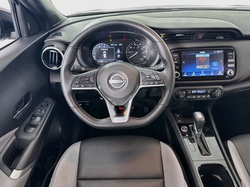 Used 2023 Nissan Kicks SR w/ SR Premium Package FWD image 22