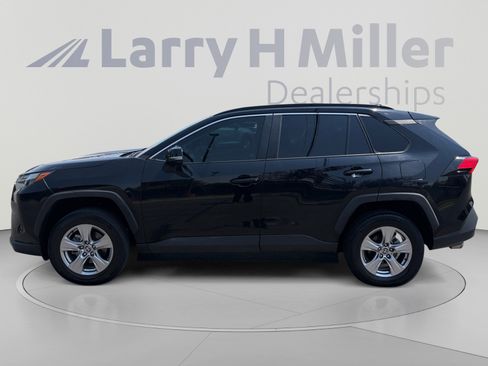 Used 2023 Toyota RAV4 XLE AWD/4WD image 2