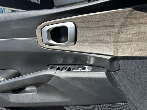 Certified 2022 Kia Sorento EX FWD image 19