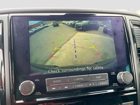 Used 2024 Nissan Titan PRO-4X image 14