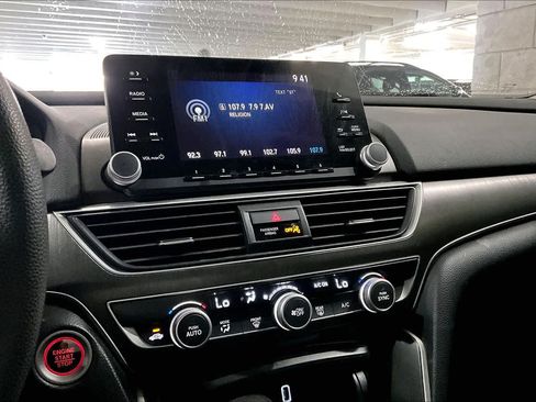 Used 2020 Honda Accord LX image 34